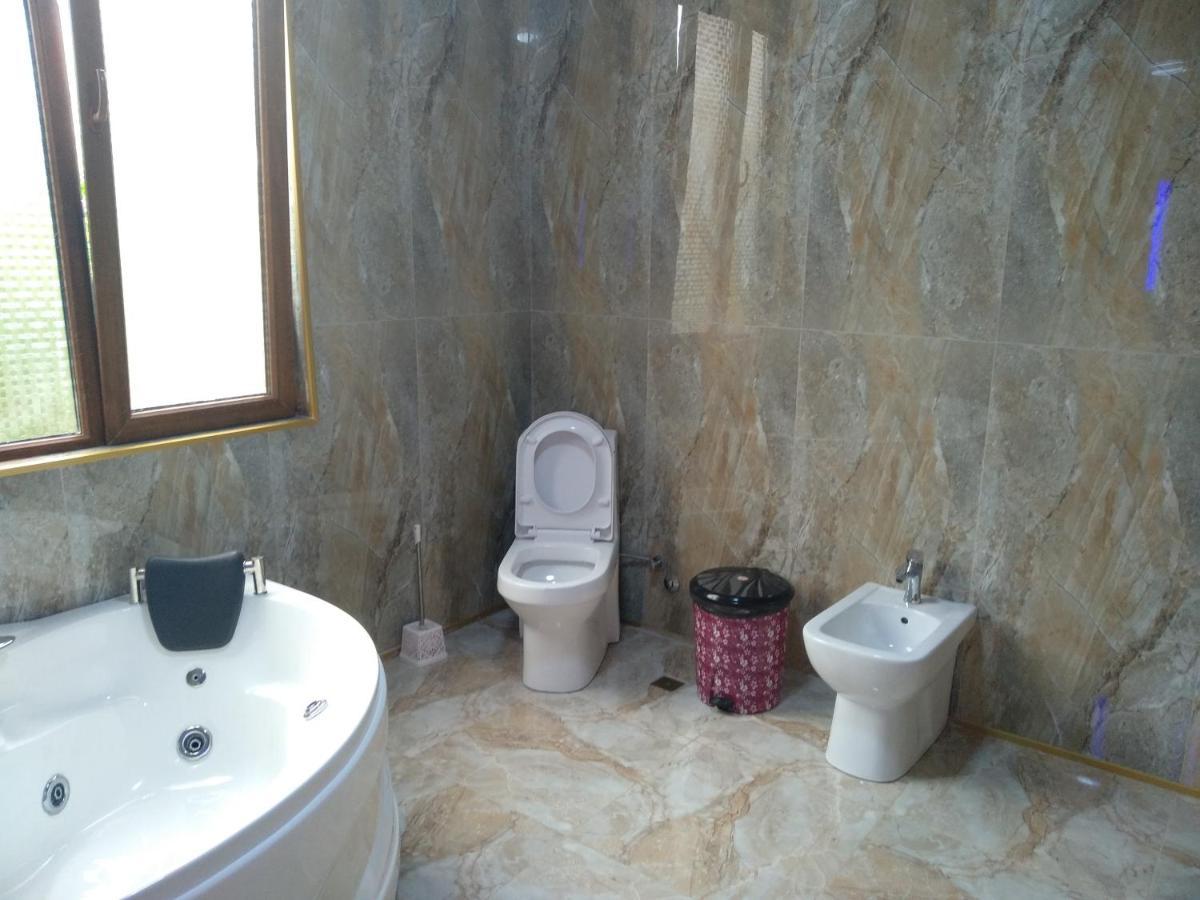 Hotel Royal Κουτάισι Εξωτερικό φωτογραφία