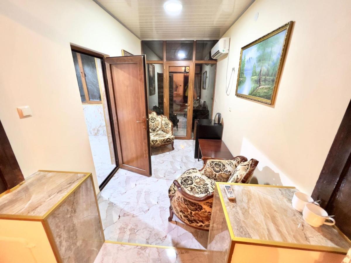 Hotel Royal Κουτάισι Εξωτερικό φωτογραφία