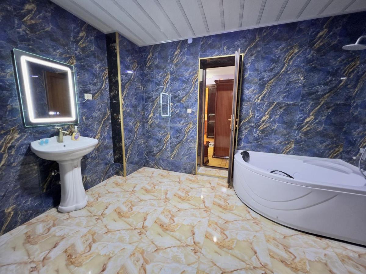 Hotel Royal Κουτάισι Εξωτερικό φωτογραφία