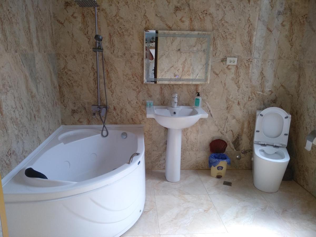 Hotel Royal Κουτάισι Εξωτερικό φωτογραφία
